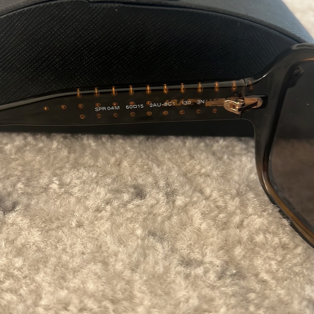 Prada sunglasses - Picture 3 of 7